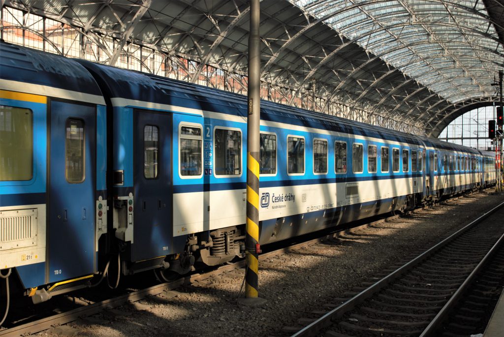 Vagon 2. třídy na vlaku EuroCity z Prahy do Berlína